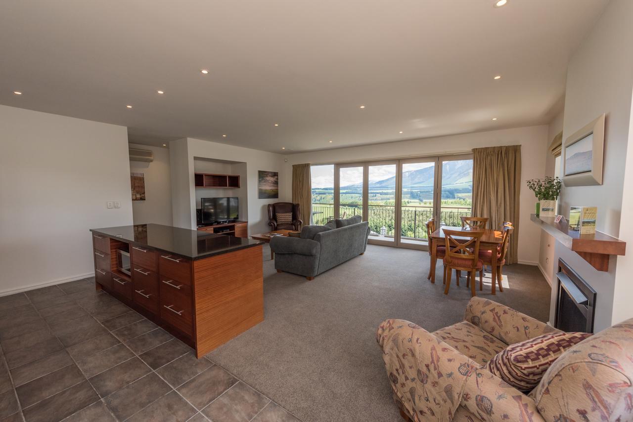 Canterbury High Country Villas Windwhistle Екстериор снимка